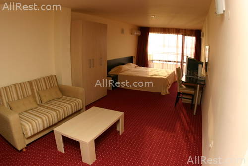 Lola Hotel 6